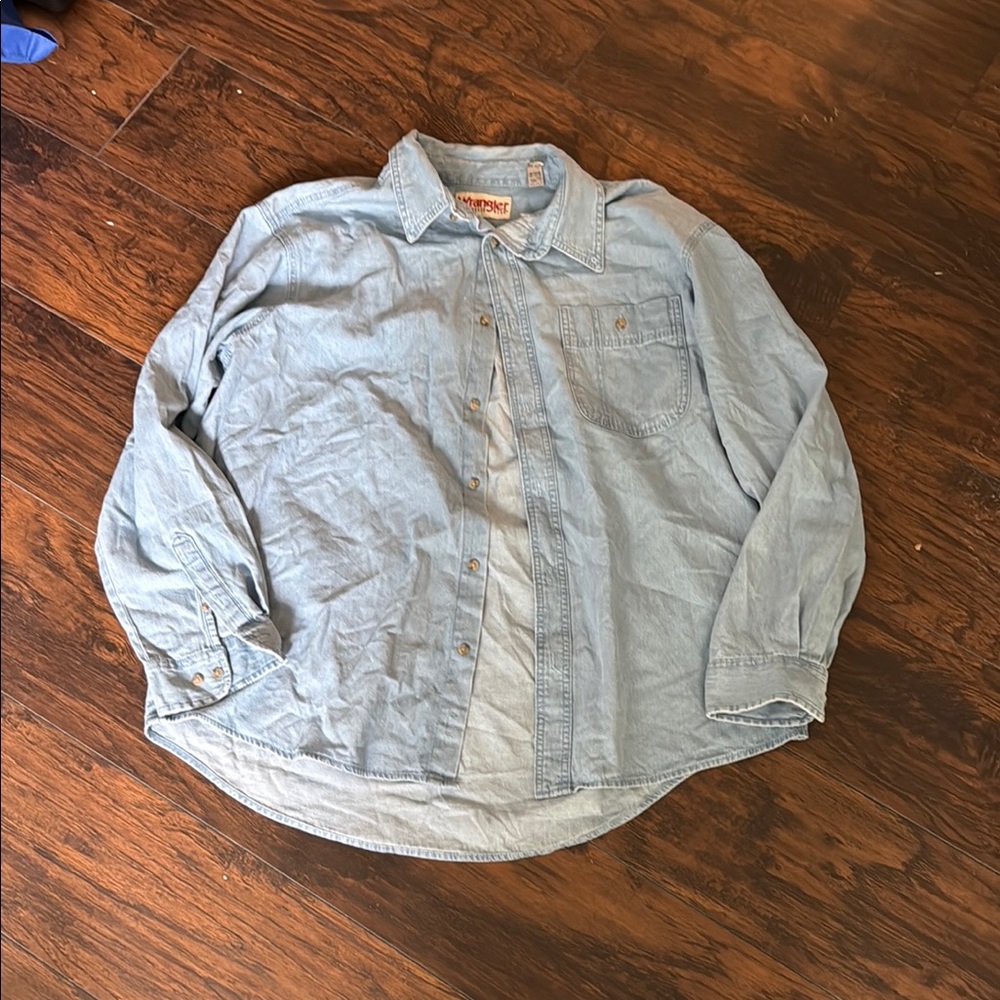 Wrangler Rugged Wear button down denim shirt